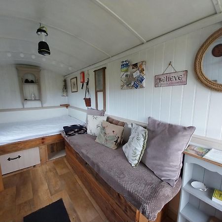 Meadowbeck - Shepherd Huts Fylingdales Exterior photo