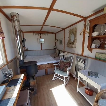 Meadowbeck - Shepherd Huts Fylingdales Exterior photo