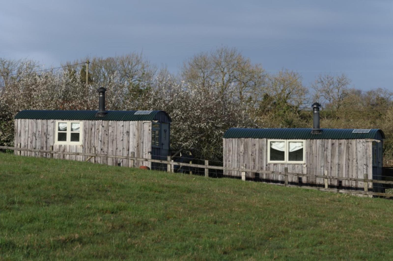 Meadowbeck - Shepherd Huts Fylingdales Exterior photo