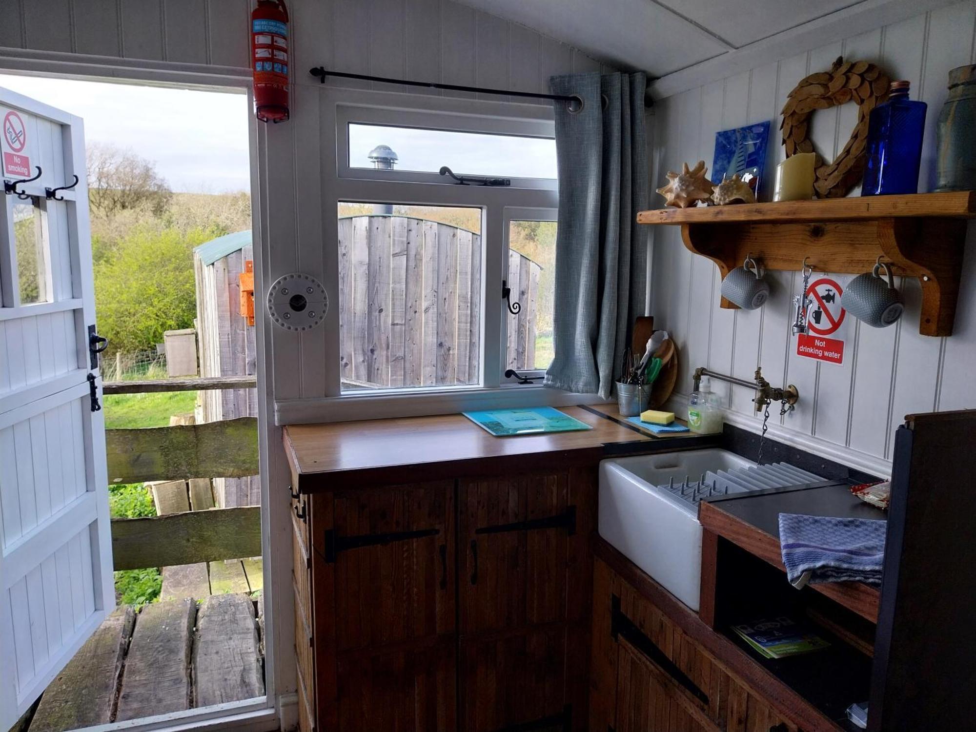 Meadowbeck - Shepherd Huts Fylingdales Exterior photo