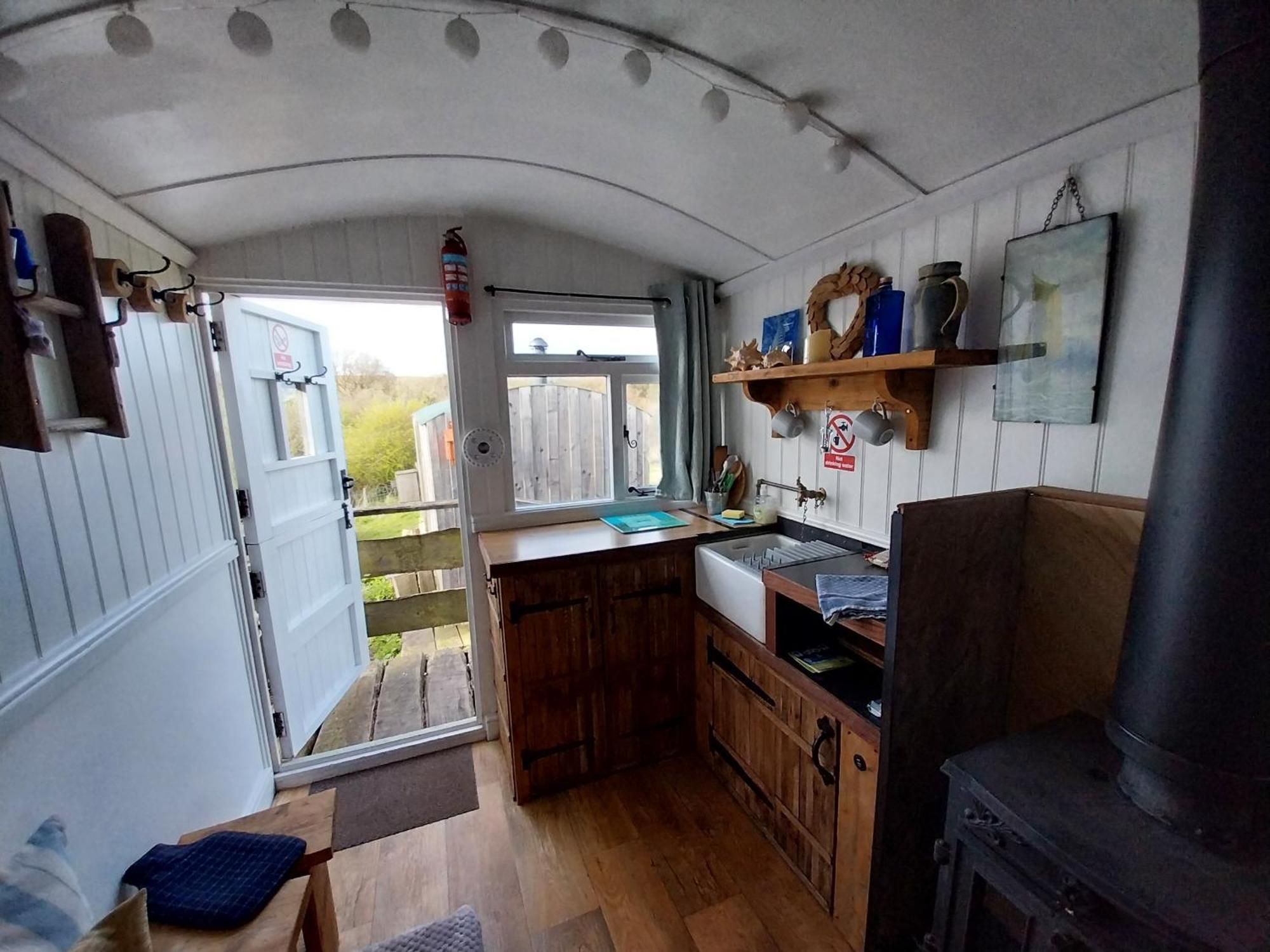 Meadowbeck - Shepherd Huts Fylingdales Exterior photo