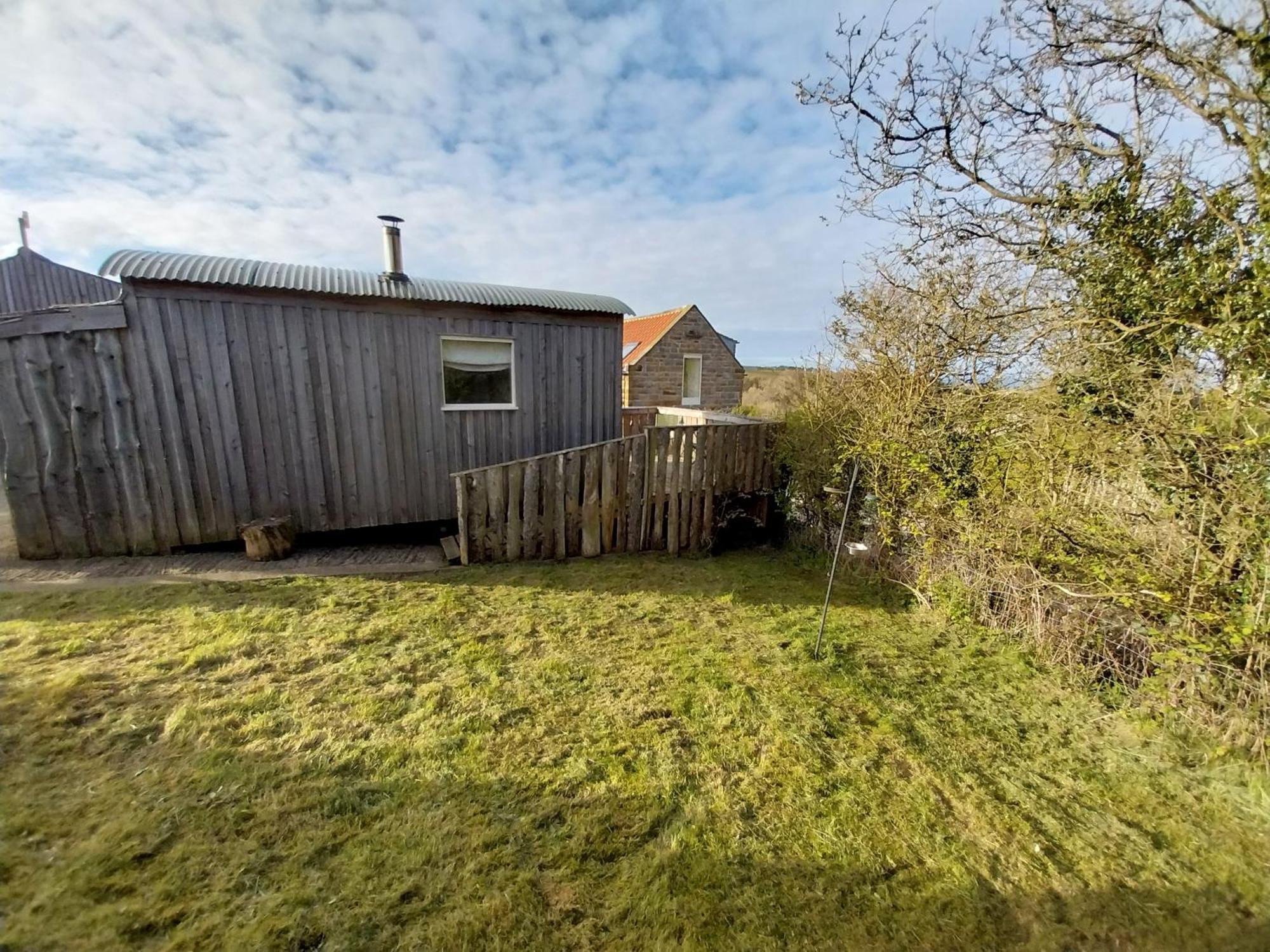 Meadowbeck - Shepherd Huts Fylingdales Exterior photo