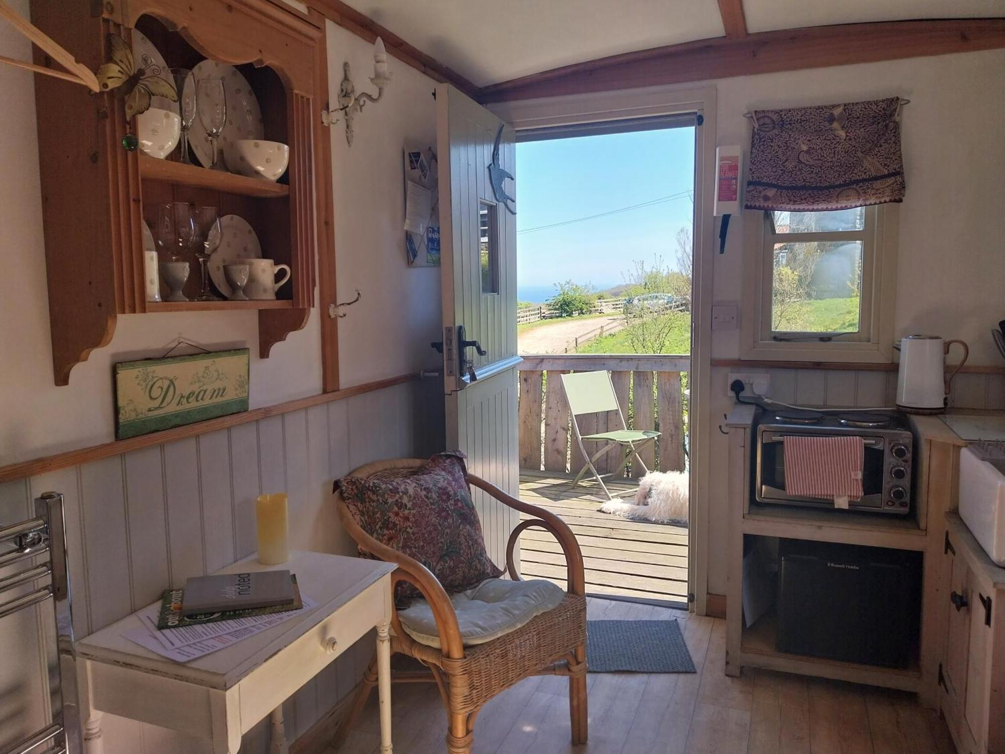 Meadowbeck - Shepherd Huts Fylingdales Exterior photo
