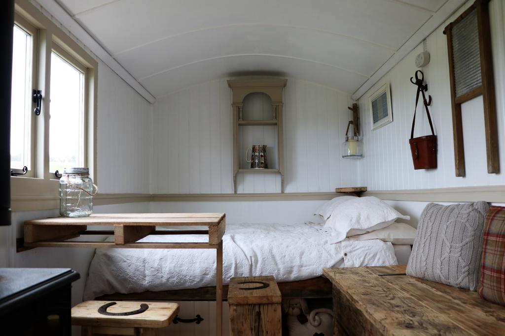 Meadowbeck - Shepherd Huts Fylingdales Exterior photo